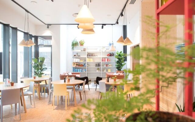 The Green Elephant Hostel & Spa