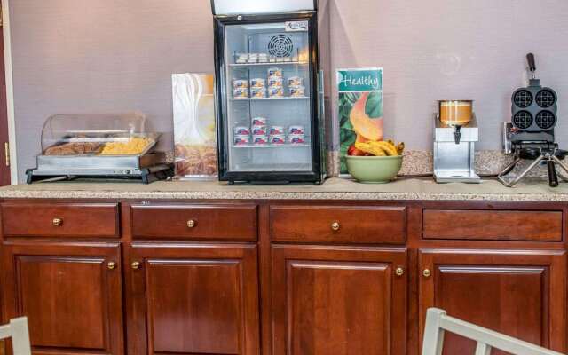 Quality Inn & Suites South Bend Airport