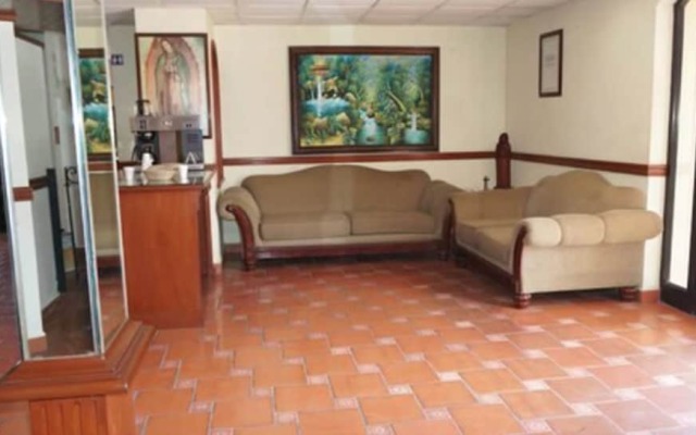 Hotel Maria Luisa Inn & Suites