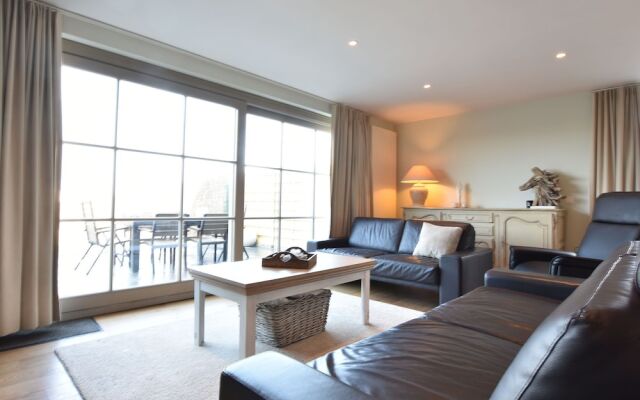 Spacious Holiday Home In Middelkerke With Jacuzzi
