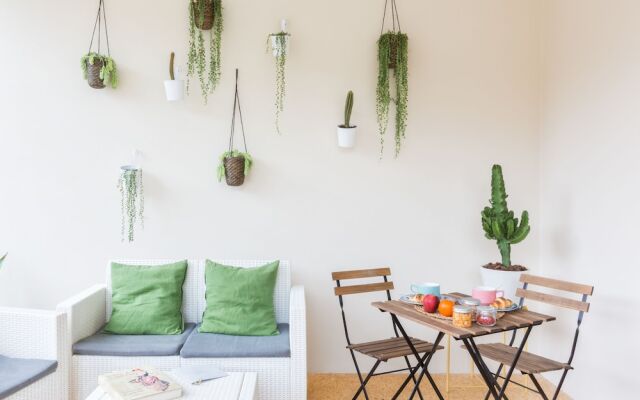 Mediterranean Suites - Old Town