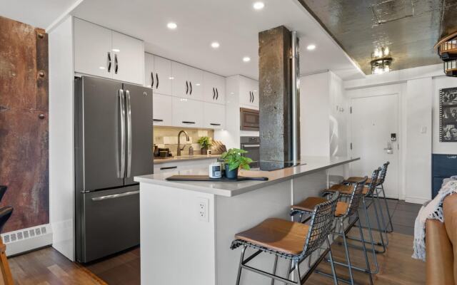 The Lost No Service Fees Penthouse Hot Tub