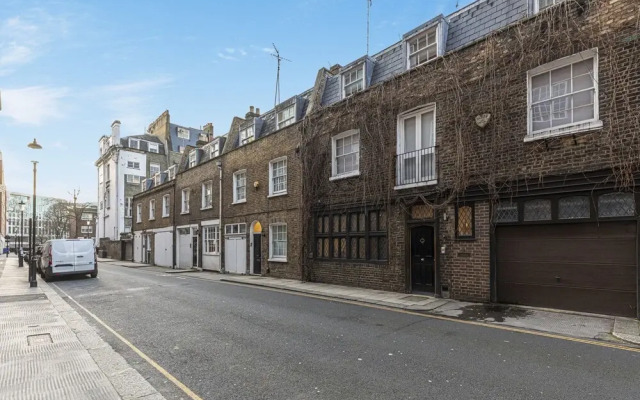 Stylish&Spacious 4br House W/Parking in Kensington