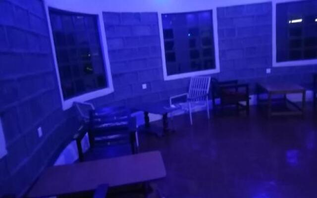 Homebase Gardens Hotel & Safaris