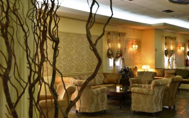 Dolphin Bay Seaside Resort & Suites