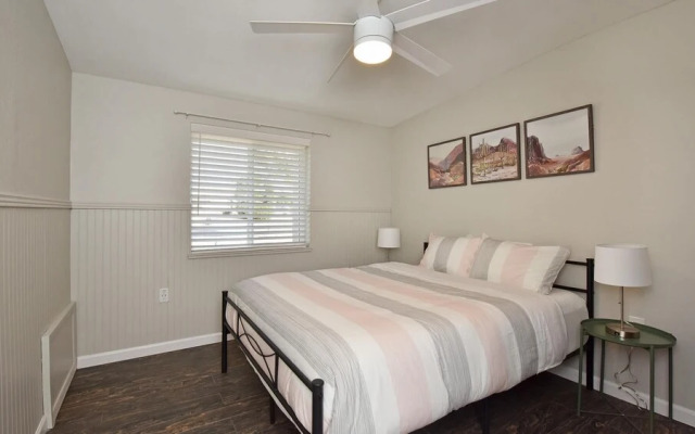 Spacious Updated 2 Masters POOL