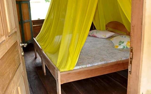 4 Pohon - Les 4 Arbres