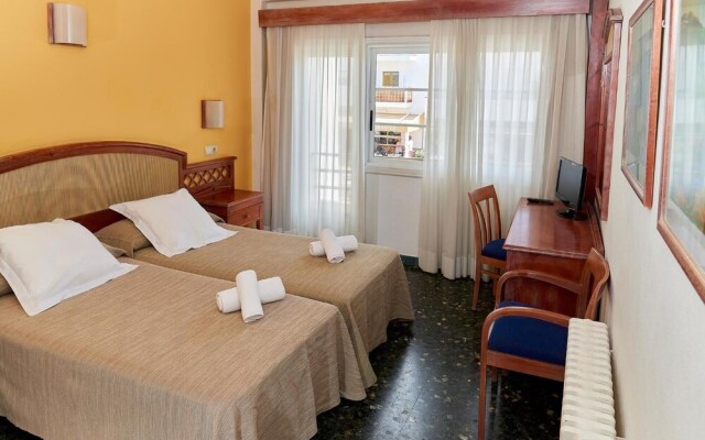 Hostal Illes Pitiüses