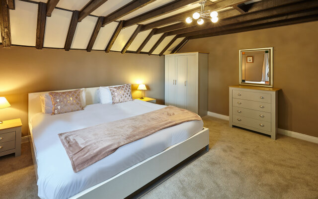 Host Stay Larpool Mews Holiday Home