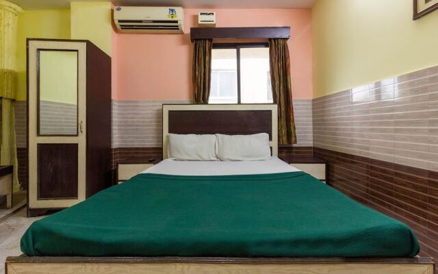 Spot On 46066 Hotel Azizia Residency