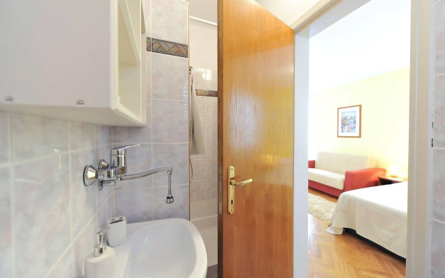 Apartments & Rooms Petra