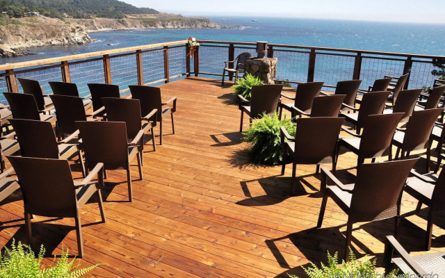 Timber Cove Resort