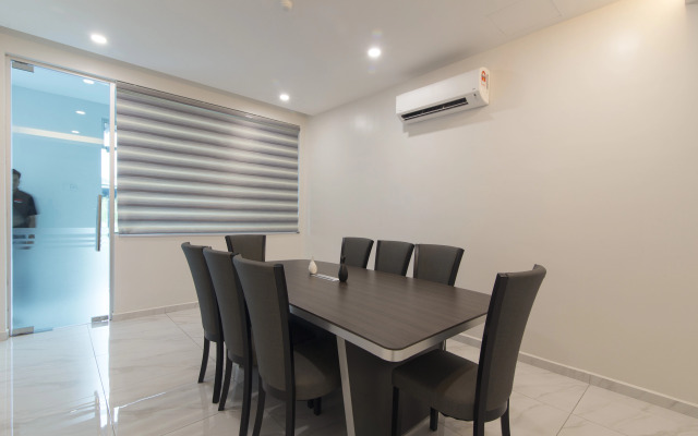 B&L Hotel by Oyo Rooms