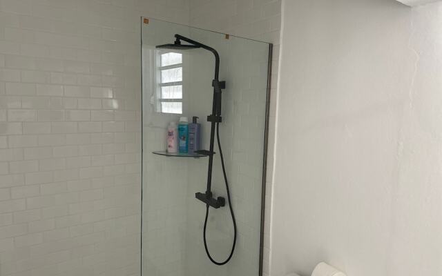 Gorgeous 1-Bedroom Beachside Suite