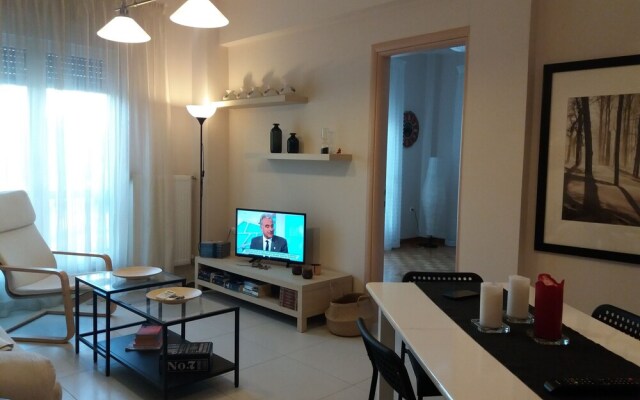 Trendy Urban Home in Athens - 5' to Metro Station