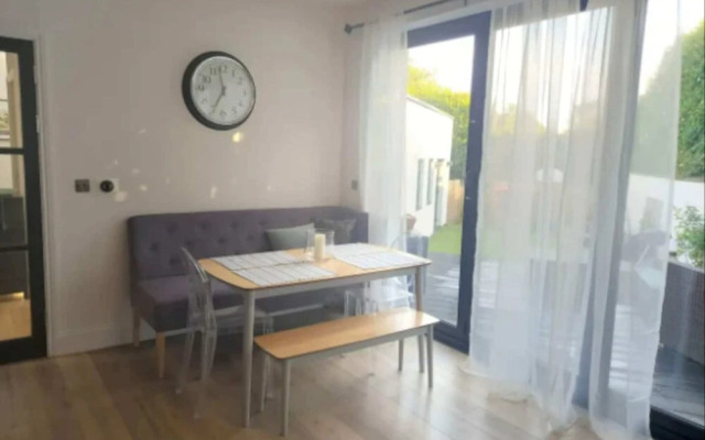 Modern 3 Bedroom House With Stunning Views