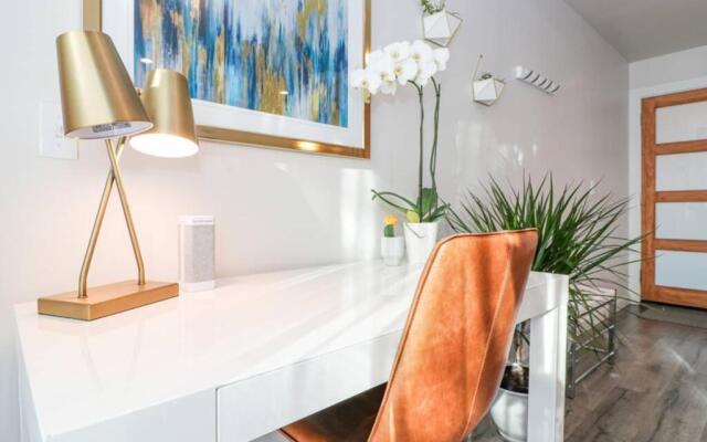 Condo 24! Prized Location. Modern! Bright! Enjoy!