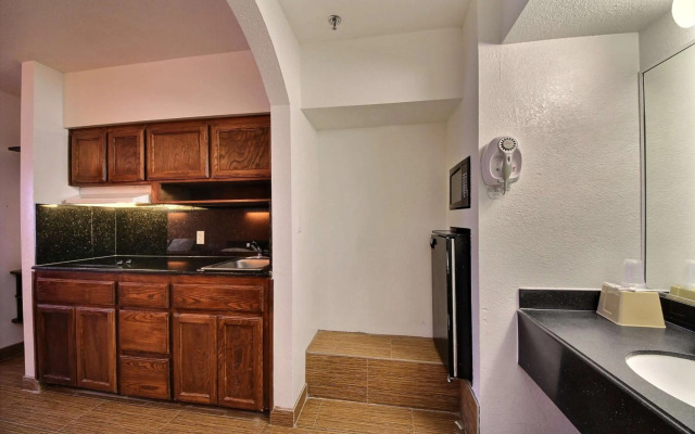 Motel 6 Edinburg, TX