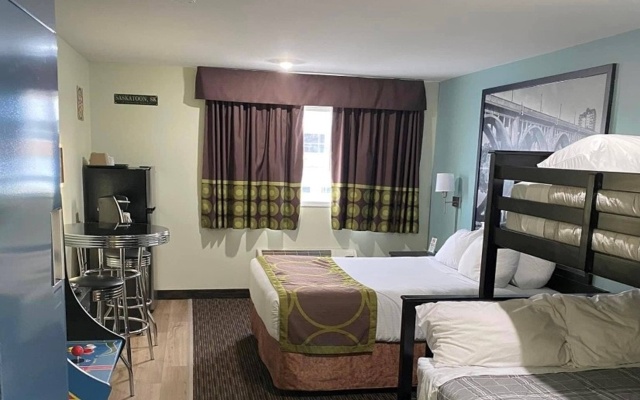 Super 8 Motel - Grove City