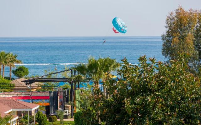 Clover Magic Park Beach Alanya
