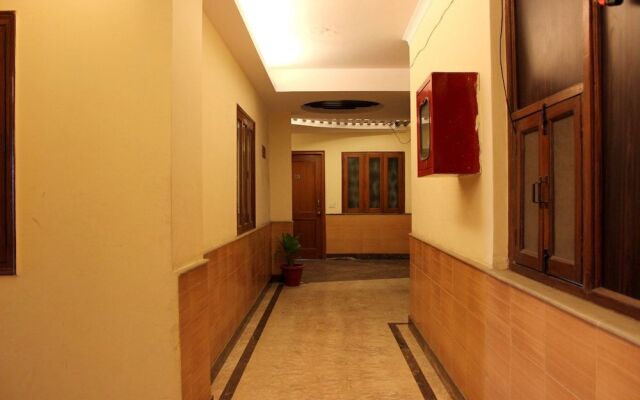 OYO 305 Hotel Rajdeep Palace