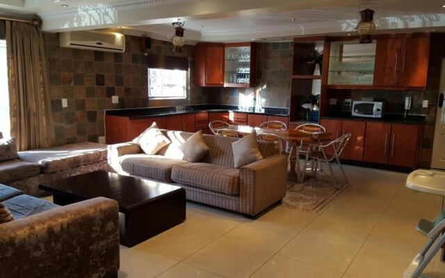 Savoy Lodge - Standard Double Room 7