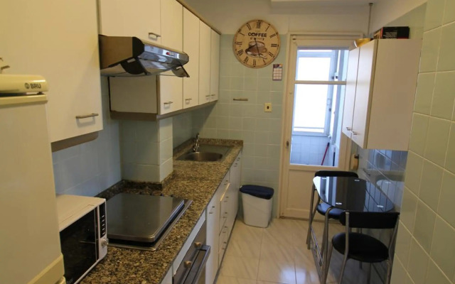 4 BEDROOMS -SENECA Center Apartment