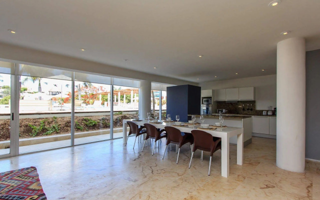 Magia Beachside by Bric