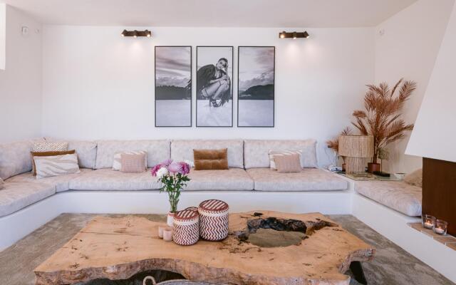 Can Furnet in Ibiza with 4 bedrooms and 8 bathrooms