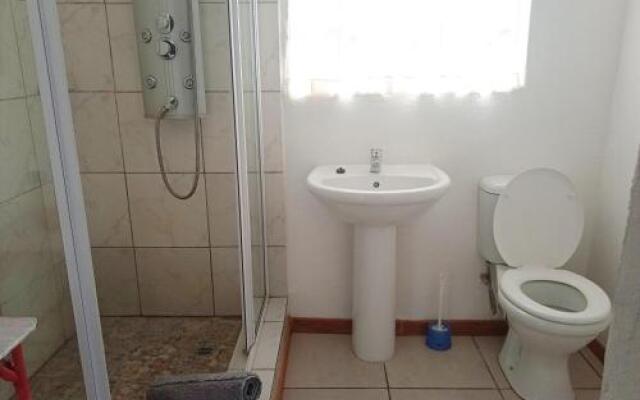 Rheola's Guest Cottage