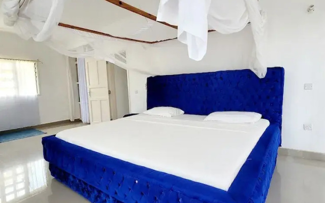 Green Malindi Apartments by RevSerene
