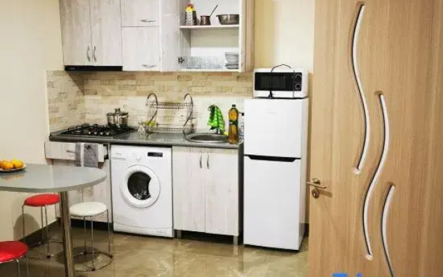 Solo Apartments