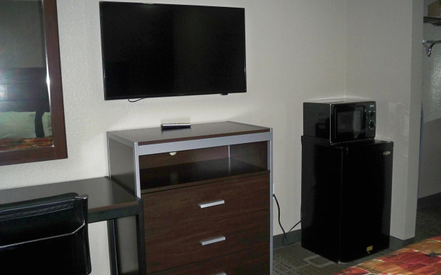 Scottish Inn & Suites