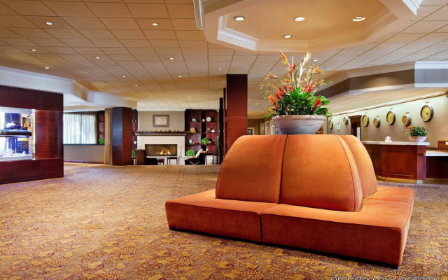 Anaheim Majestic Garden Hotel