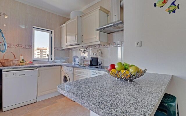 PRAIA DA ROCHA CENTRAL WITH POOL by HOMING