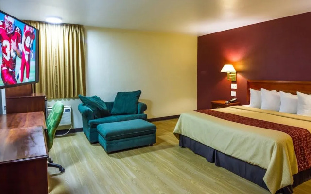 Red Roof Inn & Suites Piqua