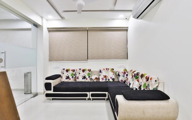 Collection O 12462 Hotel Shiv Inn