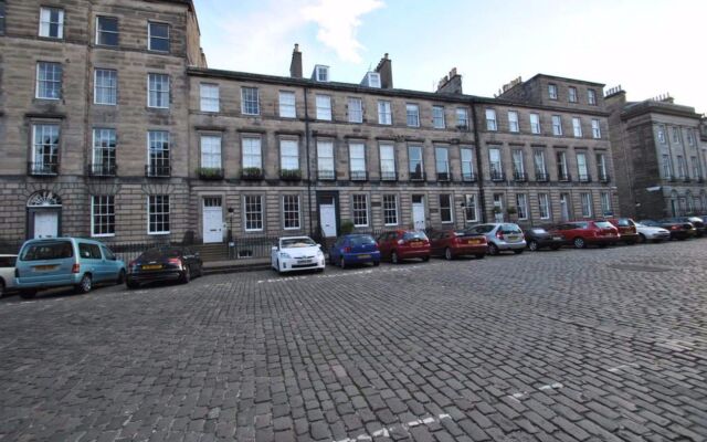 2 Bedroom Apartment Near Stockbridge