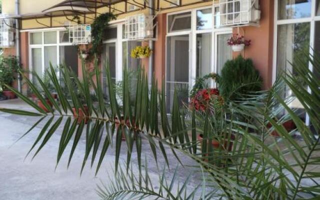 Meni Apartments and Guest Rooms