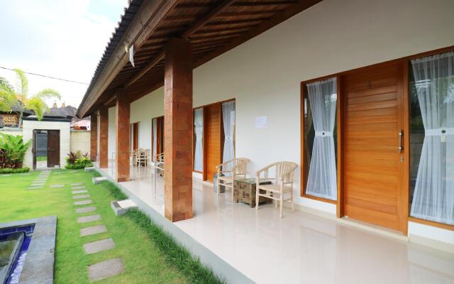 Aghasvina Guest House Canggu