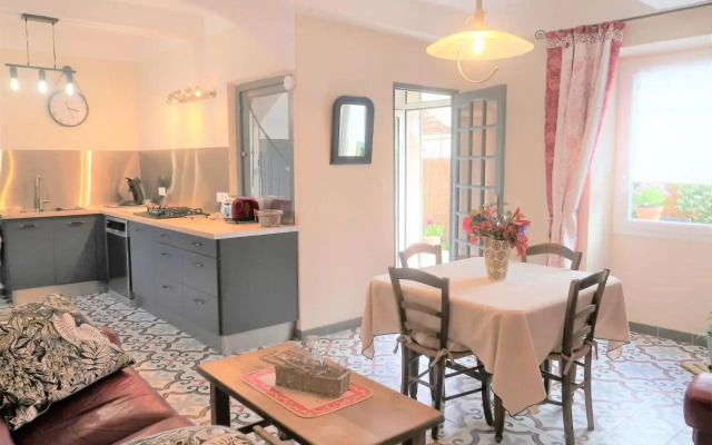 Holiday Home L'Olivier - MBE102