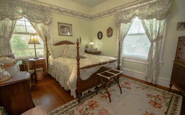 The Dickey House Bed & Breakfast