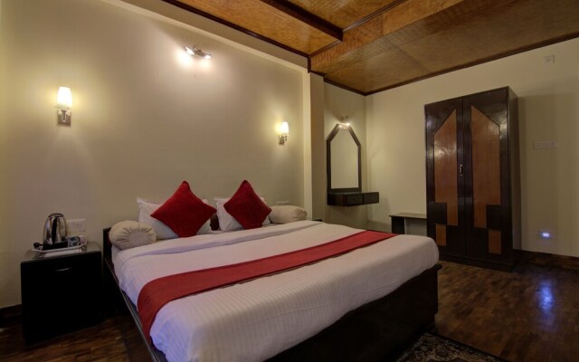 Crown De La Cruz Residency