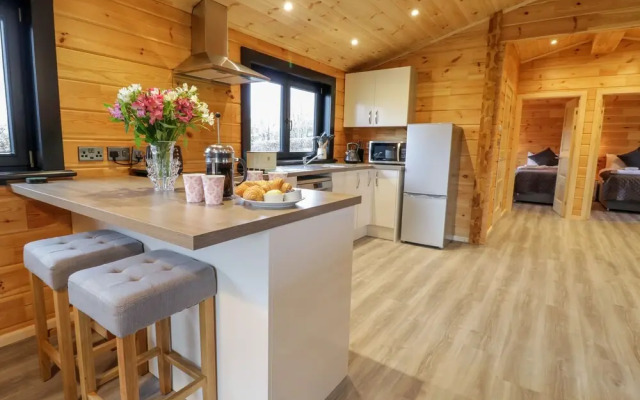 Bryn Eiddon Log Cabin