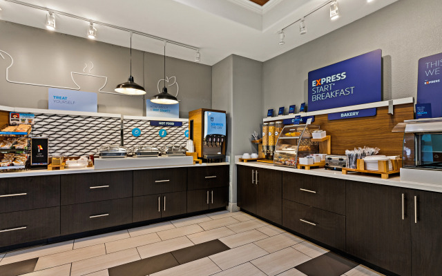 Holiday Inn Express Hotel & Suites Okmulgee