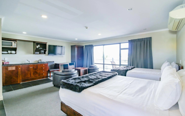 Aotea Motor Lodge – Guest Rooms – Wanganui