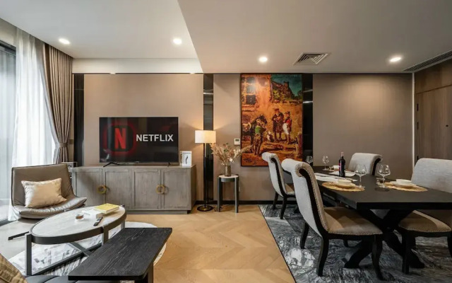Lexington Residence Luxury Vacation
