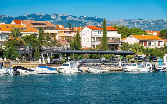 Deluxe Villa Laura With Pool Studio 1b