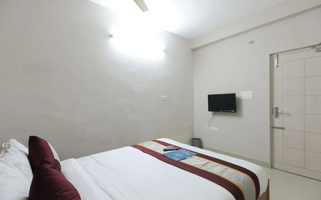 Royce Ebony by OYO Rooms