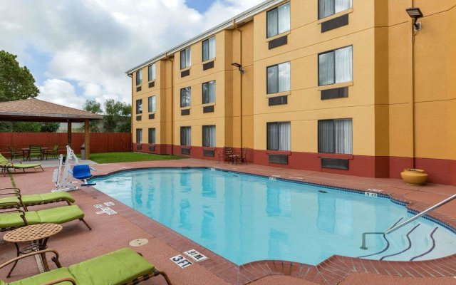 Quality Inn Baytown - Houston East